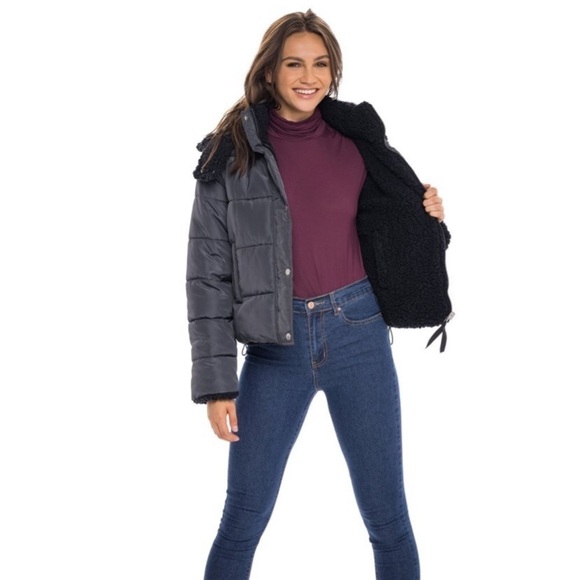 Sebby Collection Women's Puffer Jacket
Reversible Cozy Faux Fur Hood
Graphite - Picture 6 of 10